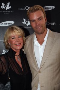 30-8-2008 SHOWBIZZ; MILJONAIR SUMMER FAIR IN HOTEL HUIS TER DUIN NOORDWIJK. Na twee edities van de Jackys Summer fair nu de eerste editie van de Miljonair Summer fair in Noordwijk aan zee. Vele bekenden vermaakten zich opperbest in the luxury set up.
foto: Albert den Iseger.