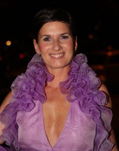 18-09-2008 SHOWBIZZ; MONIQUE COLLIGNON PRESENTEERDE ELEGANTE HAUTE COUTURE IN AMSTEL HOTEL. De wintercollectie 2008 mag gezien worden van M.C. In de hal van het Amstelhotel klonk de prachtige muziek  van Maria Callas en liepen de modellen trap op en af om de aanwezige MC liefhebbers hun prachtige creaties te tonen.
Veel prachtige jurkjes  mantels en robe-manteaus. Onder het publiek bevonden zich oa. Ankie van Grunsven -Sylvia Toth en Ankie en Rolf Friedlander. Een zeer geslaagde avond maar dan zonder de Molenaar bitterbal in de hal van het Amstelhotel te Amsterdam.
foto: Albert den Iseger.