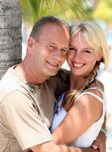 27-09-2009 SHOWBIZZ; RON BOSHARD EN NWE LIEFDE EMILIE ROZENGA HEERLIJK OP VAKANTIE OP CURACAO. Samen met de grootste familie van Nederland de Tros waren ze heerlijk toch samen voor de eerste keer op vakantie.
foto: Albert den Iseger.