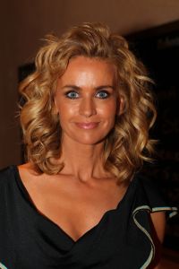 11-09-2010 SHOWBIZZ; MART VISSER GEEFT WEDEROM PRACHT VAN COUTURESHOW IN HILTON.
foto: Albert den Iseger