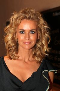 11-09-2010 SHOWBIZZ; MART VISSER GEEFT WEDEROM PRACHT VAN COUTURESHOW IN HILTON.
foto: Albert den Iseger