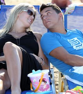 17-09-2010 SHOWBIZZ; JAN SMIT EN LIZA OP VAKANTIE OP ROMANTISCHE KRETA.  Jan Smit en Liza samen met Nick Schilder en Kristen Hofstee heel PRIVE op vakantie op zomers Kreta. Deze week het verhaal en de exclusieve foto s in weekblad Prive.
foto: Albert den Iseger.