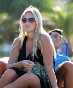 17-09-2010 SHOWBIZZ; JAN SMIT EN LIZA OP VAKANTIE OP ROMANTISCHE KRETA.  Jan Smit en Liza samen met Nick Schilder en Kristen Hofstee heel PRIVE op vakantie op zomers Kreta. Deze week het verhaal en de exclusieve foto s in weekblad Prive.
foto: Albert den Iseger.
