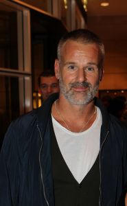 11-09-2010 SHOWBIZZ; MART VISSER GEEFT WEDEROM PRACHT VAN COUTURESHOW IN HILTON.
foto: Albert den Iseger