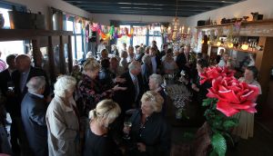 10-09-2010 SHOWBIZZ; DE MOEDER VAN JOOP BRAAKHEKKE WERD 100 JAAR.Groot feest in Hindelopen op 31 Augustus want Joop zijn moeder werd 100 jaar oud. Louise Catherina Bosmeijer-Braakhekke vierde haar 100 jarige verjaardag in goede gezondheid met vele vrienden en vriendinnen.
foto: Albert den Iseger.