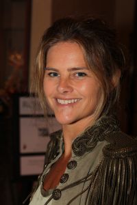 11-09-2010 SHOWBIZZ; MART VISSER GEEFT WEDEROM PRACHT VAN COUTURESHOW IN HILTON.
foto: Albert den Iseger