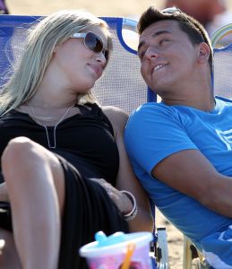 17-09-2010 SHOWBIZZ; JAN SMIT EN LIZA OP VAKANTIE OP ROMANTISCHE KRETA.  Jan Smit en Liza samen met Nick Schilder en Kristen Hofstee heel PRIVE op vakantie op zomers Kreta. Deze week het verhaal en de exclusieve foto s in weekblad Prive.
foto: Albert den Iseger.
