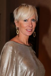 11-09-2010 SHOWBIZZ; MART VISSER GEEFT WEDEROM PRACHT VAN COUTURESHOW IN HILTON.
foto: Albert den Iseger