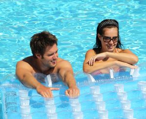 17-09-2010 SHOWBIZZ; JAN SMIT EN LIZA OP VAKANTIE OP ROMANTISCHE KRETA.  Jan Smit en Liza samen met Nick Schilder en Kristen Hofstee heel PRIVE op vakantie op zomers Kreta. Deze week het verhaal en de exclusieve foto s in weekblad Prive.
foto: Albert den Iseger.