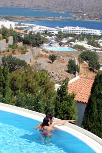 17-09-2010 SHOWBIZZ; JAN SMIT EN LIZA OP VAKANTIE OP ROMANTISCHE KRETA.  Jan Smit en Liza samen met Nick Schilder en Kristen Hofstee heel PRIVE op vakantie op zomers Kreta. Deze week het verhaal en de exclusieve foto s in weekblad Prive.
foto: Albert den Iseger.