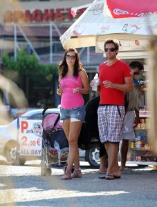 17-09-2010 SHOWBIZZ; JAN SMIT EN LIZA OP VAKANTIE OP ROMANTISCHE KRETA.  Jan Smit en Liza samen met Nick Schilder en Kristen Hofstee heel PRIVE op vakantie op zomers Kreta. Deze week het verhaal en de exclusieve foto s in weekblad Prive.
foto: Albert den Iseger.