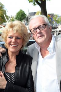 13-09-2010 SHOWBIZZ; DVD BOX VAN JOS BRINK IS EEN PRACHTIG DOCUMENT GEWORDEN. De dvd box met tien dvd.s waarop de nalatenschap van Jos Brink is vastgelegd, heeft een aantal jaren op zich laten wachten. Frank Sanders heeft vooral alle tijd genomen om er een te mooi document van te maken.
foto: Albert den Iseger