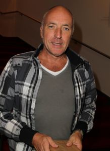 14-09-2011 SHOWBIZZ; WILLEM NIJHOLT  SCHRIJFT EIGEN AUTOBIOGRAFIE MET BRONZEND HART. De 77 jarige Willen Nijhold had nooit aan een autobiografie gedacht maar is dan dan toch gekomen samen met een box van 10 dvd_s. Het is een soort bloemlezing van de brieven aan Hella Haasse zo vertelde Willem mij. De twee konden elkaar van het tv programma van Rik Felderhof uit 1996. Joop van den Ende kreeg het eerste boek en Willem kreeg de eerste dvd box van Joop.
foto: Albert den Iseger.