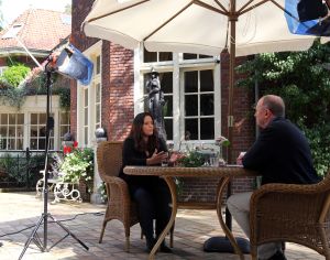 22-09-2011 SHOWBIZZ; CONSTANZA BREUKHOVEN VLUCHT UIT DE GOUDEN KOOI. Het 206 pagina-s schokkende boek is nu uit. Constanza heet per vandaag weer AMANDA MORALES  en weet heel goed wat zij wil. Constanza de pleegdochter van Connie en Hans van Breukhoven heeft op haar 36ste haar biografie geschreven. In de biografie worden alle geheimen prijsgegeven die zich binnen de muren van de Gouden Kooi plaats vonden. Amanda Morales wil met de opbrengst van dit boek haar zusje gaan zoeken die zich waarschijnlijk in de USA bevind .Lees deze biografie die U een ander beeld zal geven van de glamour familie uit Wassenaar.
foto: Albert den Iseger.