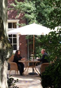 22-09-2011 SHOWBIZZ; CONSTANZA BREUKHOVEN VLUCHT UIT DE GOUDEN KOOI. Het 206 pagina-s schokkende boek is nu uit. Constanza heet per vandaag weer AMANDA MORALES  en weet heel goed wat zij wil. Constanza de pleegdochter van Connie en Hans van Breukhoven heeft op haar 36ste haar biografie geschreven. In de biografie worden alle geheimen prijsgegeven die zich binnen de muren van de Gouden Kooi plaats vonden. Amanda Morales wil met de opbrengst van dit boek haar zusje gaan zoeken die zich waarschijnlijk in de USA bevind .Lees deze biografie die U een ander beeld zal geven van de glamour familie uit Wassenaar.
foto: Albert den Iseger.