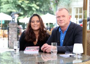 22-09-2011 SHOWBIZZ; CONSTANZA BREUKHOVEN VLUCHT UIT DE GOUDEN KOOI. Het 206 pagina-s schokkende boek is nu uit. Constanza heet per vandaag weer AMANDA MORALES  en weet heel goed wat zij wil. Constanza de pleegdochter van Connie en Hans van Breukhoven heeft op haar 36ste haar biografie geschreven. In de biografie worden alle geheimen prijsgegeven die zich binnen de muren van de Gouden Kooi plaats vonden. Amanda Morales wil met de opbrengst van dit boek haar zusje gaan zoeken die zich waarschijnlijk in de USA bevind .Lees deze biografie die U een ander beeld zal geven van de glamour familie uit Wassenaar.
foto: Albert den Iseger.