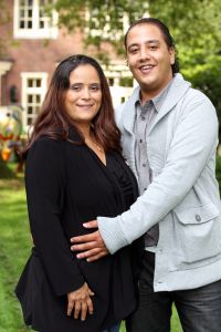 22-09-2011 SHOWBIZZ; CONSTANZA BREUKHOVEN VLUCHT UIT DE GOUDEN KOOI. Het 206 pagina-s schokkende boek is nu uit. Constanza heet per vandaag weer AMANDA MORALES  en weet heel goed wat zij wil. Constanza de pleegdochter van Connie en Hans van Breukhoven heeft op haar 36ste haar biografie geschreven. In de biografie worden alle geheimen prijsgegeven die zich binnen de muren van de Gouden Kooi plaats vonden. Amanda Morales wil met de opbrengst van dit boek haar zusje gaan zoeken die zich waarschijnlijk in de USA bevind .Lees deze biografie die U een ander beeld zal geven van de glamour familie uit Wassenaar.
foto: Albert den Iseger.