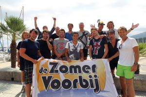 13-09-2012 SHOWBIZZ;DE ZOMER IS VOORBIJ-DE GROETEN UIT ARGELES SUR MER. JAN SMIT en zijn vrienden COEN EN SANDER-KEES TOL-3 JS-RACOON-GO BACK TO THE ZOO-LANGE FRANS-WAYLON EN NATUURLIJK RENE FROGER namen afscheid van de zomer in het zuid franse Argeles Sur Mer. Er was weer van alles te doen, muziek veel muziek maar ook veel strand plezier en vooral veel met elkaar praten over hun belevingen de afgelopen zomer. De zomer voorbij is elke woensdag om 20.30 uur  te zien bij de TROS op Nederland 3.
foto: Albert den Iseger-TROS