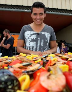 13-09-2012 SHOWBIZZ;DE ZOMER IS VOORBIJ-DE GROETEN UIT ARGELES SUR MER. JAN SMIT en zijn vrienden COEN EN SANDER-KEES TOL-3 JS-RACOON-GO BACK TO THE ZOO-LANGE FRANS-WAYLON EN NATUURLIJK RENE FROGER namen afscheid van de zomer in het zuid franse Argeles Sur Mer. Er was weer van alles te doen, muziek veel muziek maar ook veel strand plezier en vooral veel met elkaar praten over hun belevingen de afgelopen zomer. De zomer voorbij is elke woensdag om 20.30 uur  te zien bij de TROS op Nederland 3.
foto: Albert den Iseger-TROS