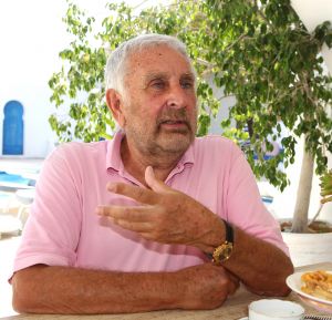 28-09-2012 SHOWBIZZ: DICK HOLHAUS IN MARROKAANSE VILLA IN TORREMOLINOS. Hij heeft de villa al heel veel jaren en woont er met zijn partner Jean Paul. Een van Nederlands grootste ontwerpers ooit.Barbara en ik reisde naar Spanje en ontmoette de meester zelf in zijn vertrouwde Marrokaanse omgeving.Deze week de foto-s en het verhaal in weekblad PRIVE.
foto: Albert den Iseger