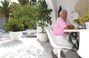 28-09-2012 SHOWBIZZ: DICK HOLHAUS IN MARROKAANSE VILLA IN TORREMOLINOS. Hij heeft de villa al heel veel jaren en woont er met zijn partner Jean Paul. Een van Nederlands grootste ontwerpers ooit.Barbara en ik reisde naar Spanje en ontmoette de meester zelf in zijn vertrouwde Marrokaanse omgeving.Deze week de foto-s en het verhaal in weekblad PRIVE.
foto: Albert den Iseger