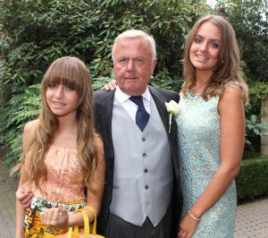 06-09-2012 SHOWBIZZ; HUWELIJK VAN SUZE MENS EN EMIEL DE SEVREN JACQUET. Het was een grote blije familie  in het prachtige St. Gerlachuskerkje te Limburg. Er is geen rancune zo glunderde HARRY MENS. Zijn oudste dochter trouwde met headhunter Emiel. De hele familie was aanwezig, ook zijn kinderen van MONA Nour en SARAH waren aanwezig evenals hun moeder MONA.
foto: Albert den Iseger