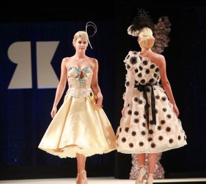 09-09-2013 SHOWBIZZ; MODESHOW RONALD KOLK WEER EEN SPECTACLE.
foto: Albert den Iseger