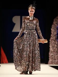 09-09-2013 SHOWBIZZ; MODESHOW RONALD KOLK WEER EEN SPECTACLE.
foto: Albert den Iseger