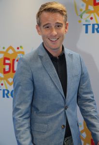 03-09-2014 SHOWBIZZ; DE GROOTSTE FAMILIE VAN NEDERLAND VIERT VOOR DE LAATSTE KEER EEN TROS FEEST. Vele TROS gezichten waren naar CARRE toegekomen om gezamenlijk nog een keer een feestje te vieren. Vele zagen het ook als het einde van de GROOTSTE FAMILIE van NL.
foto: Albert den Iseger