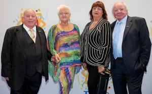 03-09-2014 SHOWBIZZ; DE GROOTSTE FAMILIE VAN NEDERLAND VIERT VOOR DE LAATSTE KEER EEN TROS FEEST. Vele TROS gezichten waren naar CARRE toegekomen om gezamenlijk nog een keer een feestje te vieren. Vele zagen het ook als het einde van de GROOTSTE FAMILIE van NL.
foto: Albert den Iseger