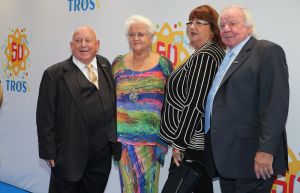 03-09-2014 SHOWBIZZ; DE GROOTSTE FAMILIE VAN NEDERLAND VIERT VOOR DE LAATSTE KEER EEN TROS FEEST. Vele TROS gezichten waren naar CARRE toegekomen om gezamenlijk nog een keer een feestje te vieren. Vele zagen het ook als het einde van de GROOTSTE FAMILIE van NL.
foto: Albert den Iseger
