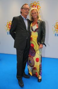 03-09-2014 SHOWBIZZ; DE GROOTSTE FAMILIE VAN NEDERLAND VIERT VOOR DE LAATSTE KEER EEN TROS FEEST. Vele TROS gezichten waren naar CARRE toegekomen om gezamenlijk nog een keer een feestje te vieren. Vele zagen het ook als het einde van de GROOTSTE FAMILIE van NL.
foto: Albert den Iseger