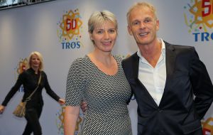 03-09-2014 SHOWBIZZ; DE GROOTSTE FAMILIE VAN NEDERLAND VIERT VOOR DE LAATSTE KEER EEN TROS FEEST. Vele TROS gezichten waren naar CARRE toegekomen om gezamenlijk nog een keer een feestje te vieren. Vele zagen het ook als het einde van de GROOTSTE FAMILIE van NL.
foto: Albert den Iseger