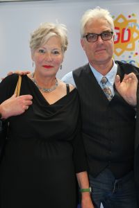 03-09-2014 SHOWBIZZ; DE GROOTSTE FAMILIE VAN NEDERLAND VIERT VOOR DE LAATSTE KEER EEN TROS FEEST. Vele TROS gezichten waren naar CARRE toegekomen om gezamenlijk nog een keer een feestje te vieren. Vele zagen het ook als het einde van de GROOTSTE FAMI03-09-2014 SHOWBIZZ; DE GROOTSTE FAMILIE VAN NEDERLAND VIERT VOOR DE LAATSTE KEER EEN TROS FEEST. Vele TROS gezichten waren naar CARRE toegekomen om gezamenlijk nog een keer een feestje te vieren. Vele zagen het ook als het einde van de GROOTSTE FAMILIE van NL.
foto: Albert den Iseger