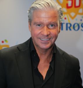 03-09-2014 SHOWBIZZ; DE GROOTSTE FAMILIE VAN NEDERLAND VIERT VOOR DE LAATSTE KEER EEN TROS FEEST. Vele TROS gezichten waren naar CARRE toegekomen om gezamenlijk nog een keer een feestje te vieren. Vele zagen het ook als het einde van de GROOTSTE FAMILIE van NL.
foto: Albert den Iseger