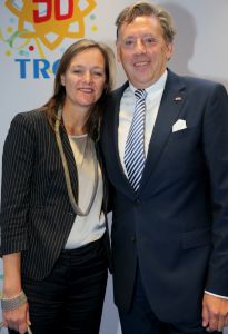 03-09-2014 SHOWBIZZ; DE GROOTSTE FAMILIE VAN NEDERLAND VIERT VOOR DE LAATSTE KEER EEN TROS FEEST. Vele TROS gezichten waren naar CARRE toegekomen om gezamenlijk nog een keer een feestje te vieren. Vele zagen het ook als het einde van de GROOTSTE FAMILIE van NL.
foto: Albert den Iseger