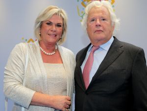 03-09-2014 SHOWBIZZ; DE GROOTSTE FAMILIE VAN NEDERLAND VIERT VOOR DE LAATSTE KEER EEN TROS FEEST. Vele TROS gezichten waren naar CARRE toegekomen om gezamenlijk nog een keer een feestje te vieren. Vele zagen het ook als het einde van de GROOTSTE FAMILIE van NL.
foto: Albert den Iseger