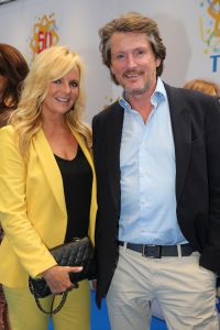 03-09-2014 SHOWBIZZ; DE GROOTSTE FAMILIE VAN NEDERLAND VIERT VOOR DE LAATSTE KEER EEN TROS FEEST. Vele TROS gezichten waren naar CARRE toegekomen om gezamenlijk nog een keer een feestje te vieren. Vele zagen het ook als het einde van de GROOTSTE FAMILIE van NL.
foto: Albert den Iseger