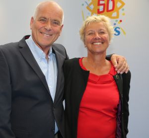 03-09-2014 SHOWBIZZ; DE GROOTSTE FAMILIE VAN NEDERLAND VIERT VOOR DE LAATSTE KEER EEN TROS FEEST. Vele TROS gezichten waren naar CARRE toegekomen om gezamenlijk nog e03-09-2014 SHOWBIZZ; DE GROOTSTE FAMILIE VAN NEDERLAND VIERT VOOR DE LAATSTE KEER EEN TROS FEEST. Vele TROS gezichten waren naar CARRE toegekomen om gezamenlijk nog een keer een feestje te vieren. Vele zagen het ook als het einde van de GROOTSTE FAMILIE van NL.
foto: Albert den Iseger