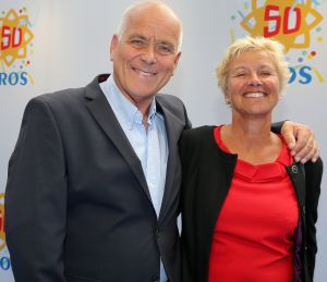 03-09-2014 SHOWBIZZ; DE GROOTSTE FAMILIE VAN NEDERLAND VIERT VOOR DE LAATSTE KEER EEN TROS FEEST. Vele TROS gezichten waren naar CARRE toegekomen om gezamenlijk nog een keer een feestje te vieren. Vele zagen het ook als het einde van de GROOTSTE FAMILIE van NL.
foto: Albert den Iseger