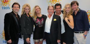 03-09-2014 SHOWBIZZ; DE GROOTSTE FAMILIE VAN NEDERLAND VIERT VOOR DE LAATSTE KEER EEN TROS FEEST. Vele TROS gezichten waren naar CARRE toegekomen om gezamenlijk nog een keer een feestje te vieren. Vele zagen het ook als het einde van de GROOTSTE FAMILIE van NL.
foto: Albert den Iseger
