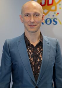 03-09-2014 SHOWBIZZ; DE GROOTSTE FAMILIE VAN NEDERLAND VIERT VOOR DE LAATSTE KEER EEN TROS FEEST. Vele TROS gezichten waren naar CARRE toegekomen om gezamenlijk nog een keer een feestje te vieren. Vele zagen het ook als het einde van de GROOTSTE FAMILIE van NL.
foto: Albert den Iseger