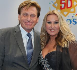 03-09-2014 SHOWBIZZ; DE GROOTSTE FAMILIE VAN NEDERLAND VIERT VOOR DE LAATSTE KEER EEN TROS FEEST. Vele TROS gezichten waren naar CARRE toegekomen om gezamenlijk nog een keer een feestje te vieren. Vele zagen het ook als het einde van de GROOTSTE FAMILIE van NL.
foto: Albert den Iseger
