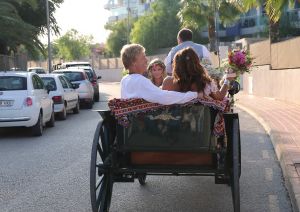 27-09-2014 SHOWBIZZ; ZONNIG HUWELIJK VOOR PATTY EN ANTOINE OP IBIZA. foto: Albert den Iseger