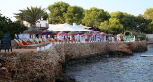 27-09-2014 SHOWBIZZ; ZONNIG HUWELIJK VOOR PATTY EN ANTOINE OP IBIZA. foto: Albert den Iseger