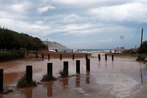 25-09-2014 SHOWBIZZ; PERSPRESENTATIE SBS IN HET WATER GEVALLEN DOOR EXTREEM SLECHT WEER. De aangekondigde perspresentatie van SBS met hun STERREN viel door het extreme slechte weer in het water en werd afgelast. Morgenmiddag  word de perspresentatie gehouden bij NIKKI BEACH. foto: Albert den Iseger 