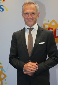 03-09-2014 SHOWBIZZ; DE GROOTSTE FAMILIE VAN NEDERLAND VIERT VOOR DE LAATSTE KEER EEN TROS FEEST. Vele TROS gezichten waren naar CARRE toegekomen om gezamenlijk nog een keer een feestje te vieren. Vele zagen het ook als het einde van de GROOTSTE FAMILIE van NL.
foto: Albert den Iseger