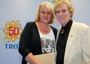 03-09-2014 SHOWBIZZ; DE GROOTSTE FAMILIE VAN NEDERLAND VIERT VOOR DE LAATSTE KEER EEN TROS FEEST. Vele TROS gezichten waren naar CARRE toegekomen om gezamenlijk nog een keer een feestje te vieren. Vele zagen het ook als het einde van de GROOTSTE FAMILIE van NL.
foto: Albert den Iseger