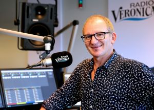 
01-09-2014 SHOWBIZZ; VAN INKEL TERUG OP OUDE NEST. Jeroen van Inkel is per vandaag terug bij radio VERONICA. Elke werkdag van 16.00 -19.00 uur,samen met Martijn Zuurveen.
foto: Albert den Iseger
