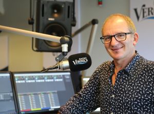 01-09-2014 SHOWBIZZ; VAN INKEL TERUG OP OUDE NEST. Jeroen van Inkel is per vandaag terug bij radio VERONICA. Elke werkdag van 16.00 -19.00 uur,samen met Martijn Zuurveen.
foto: Albert den Iseger